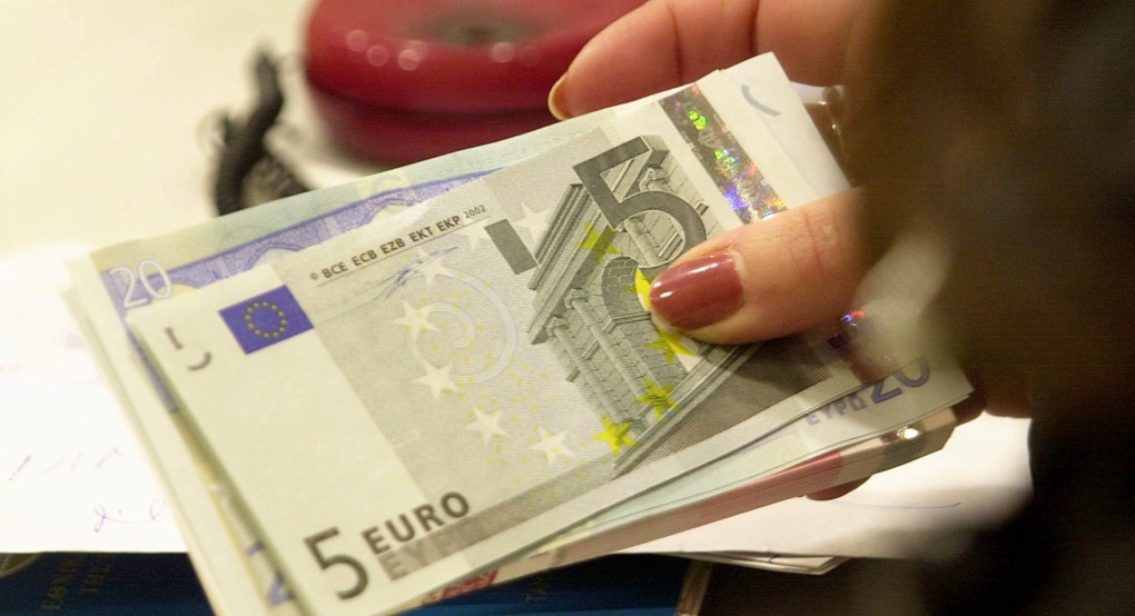 Επίδομα 600 ευρώ σε γιατρούς, δικηγόρους και άλλους 4 επιστημονικούς κλάδους