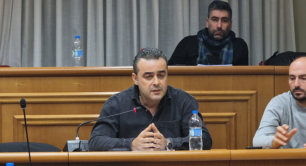 Τάσος Θεοδωρίδης: Πυρα προς την αντιπολίτευση και τον Μπάτση