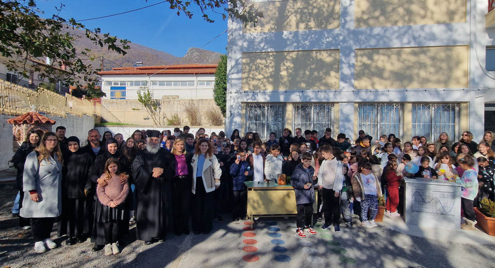 Λαμπρός Αγιασμός στο νέο Παρεκκλήσι του Αγίου Κοσμά του Αιτωλού στο Γυμνάσιο Προμάχων