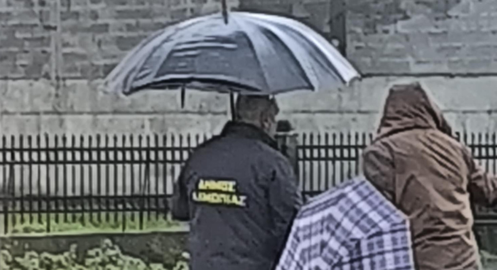 Παρών ο Αντιδήμαρχος Γιάννης Θεολόγου σε άμεση επέμβαση στον δρόμο προς το Κέντρο Υγείας Παύλου Μελά