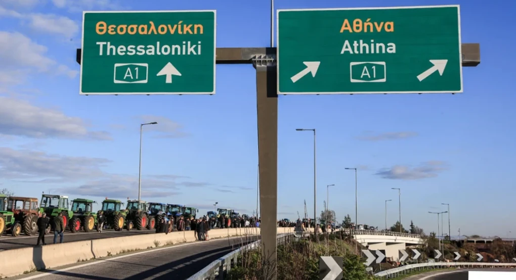 Κλιμακώνουν τις κινητοποιήσεις οι αγρότες με νέα μπλόκα - Από παρακαμπτηρίους η κίνηση σε Ε65 και ΠΑΘΕ