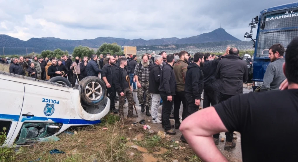 Δικογραφία με βαριές κατηγορίες στους αγρότες για τις αγριότητες στην Κρήτη - Κρατούν κλειστό το αεροδρόμιο Ηρακλείου