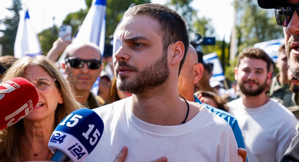 «Με έβαλαν στην κόλαση σε ένα δευτερόλεπτο, έτρωγα σαν σκύλος» - Ισραηλινός όμηρος της Χαμάς περιγράφει τη φρίκη που έζησε για δύο χρόνια