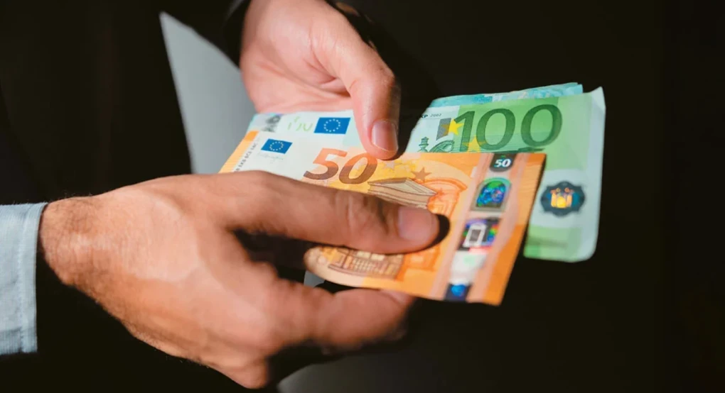 Ρομά με... Τεχνητή Νοημοσύνη εξαπάτησαν 1.000 πρόσωπα και έκλεψαν 7,5 εκατ. ευρώ - Κορόιδεψαν και τραπεζικό στέλεχος