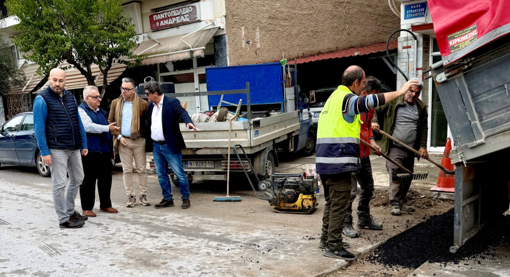 Δήμος Πέλλας: Εργασίες αποκατάστασης του οδοστρώματος στα Γιαννιτσά