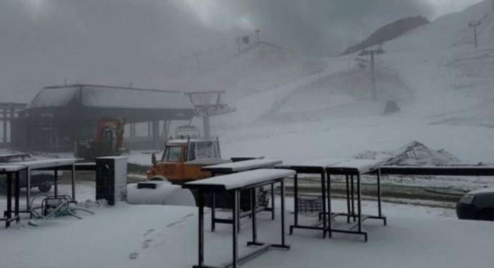 «Μύρισε» χειμώνας: Έπεσαν τα πρώτα χιόνια σε Ήπειρο και Μακεδονία - Βαθμοί κάτω από το μηδέν