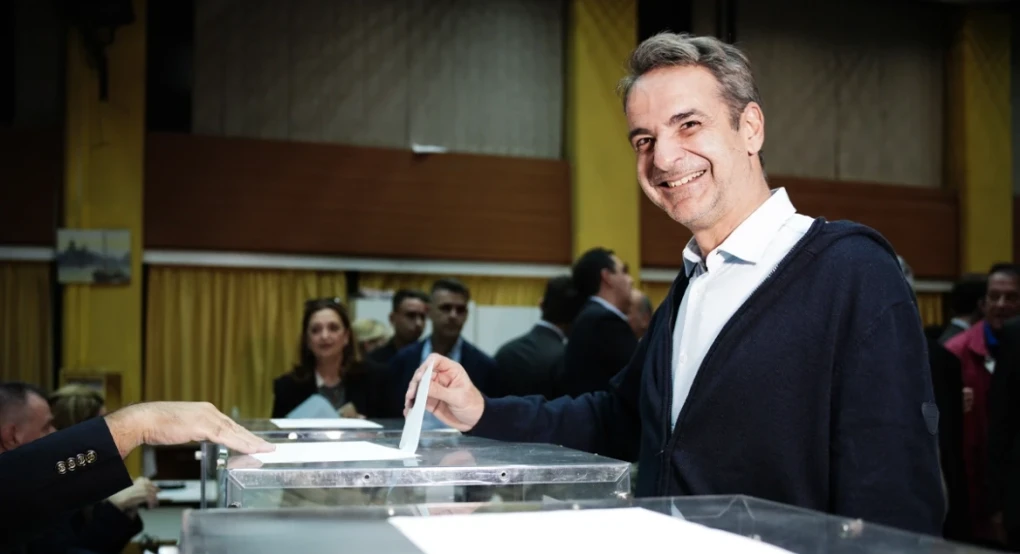 Χαμόγελα στη ΝΔ για την κινητοποίηση του κομματικού μηχανισμού με το βλέμμα σε συνέδριο και εκλογές