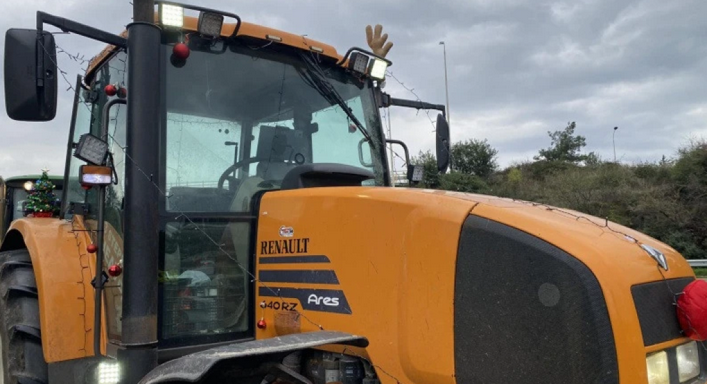 Θεσσαλονίκη: Σύγκρουση αγροτών με την αστυνομία για την κάθοδο στο αεροδρόμιο - Δείτε βίντεο