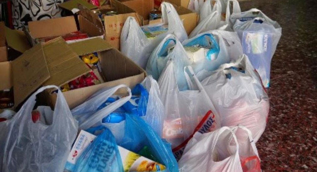 Προσφορά τροφίμων για το «Χριστουγεννιάτικο τραπέζι για όλους» του Δήμου Σκύδρας