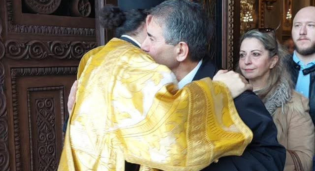 Η τρυφερή αγκαλιά του Αντιπεριφερειάρχη Πέλλας στον νέο Διάκονο Φιλάρετο