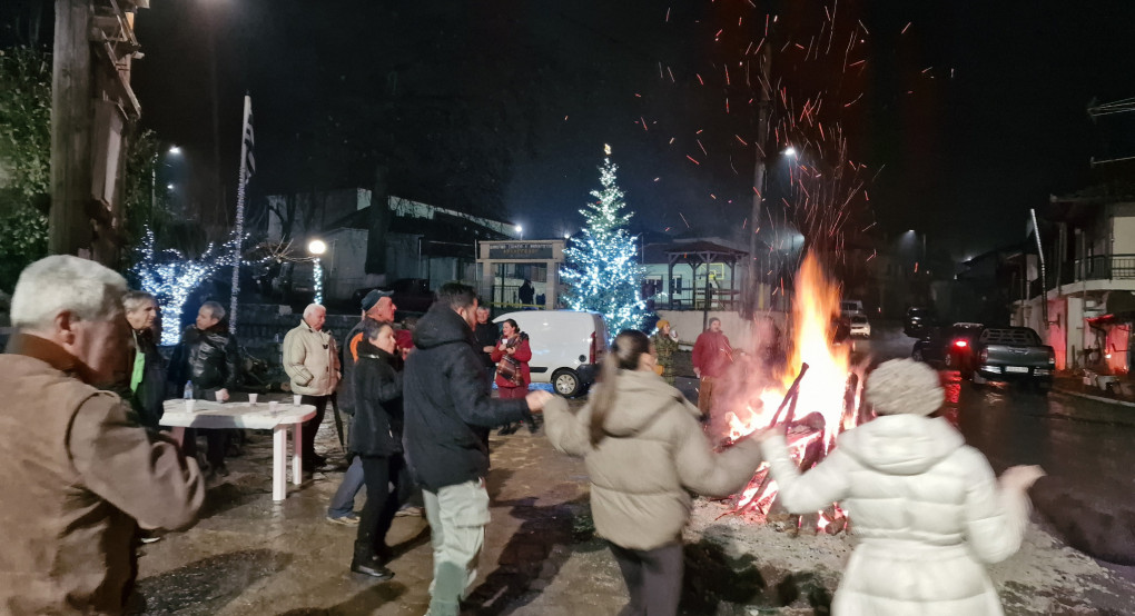Με επιτυχία αναβίωσε το έθιμο  Κόλιντα στον Αρχάγγελο