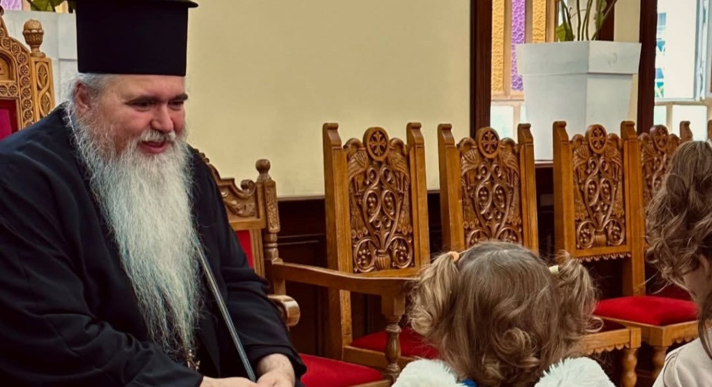 Ο Μητροπολίτης της Αγάπης: Ο Καλαμαριάς Ιουστίνος άκουσε τα κάλαντα των Χριστουγέννων