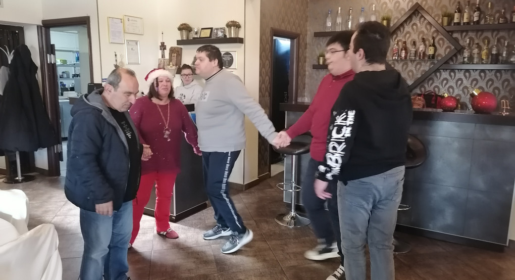 Χριστουγεννιάτικο γεύμα για τα ΑμεΑ του Κ.Δ.ΑΠ. Γιαννιτσών