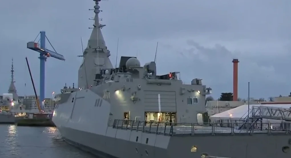 Ιστορική μέρα για το Πολεμικό Ναυτικό: Παρουσία του Νίκου Δένδια υψώνεται στη Λοριάν η ελληνική σημαία στην πρώτη φρεγάτα Belh@rra