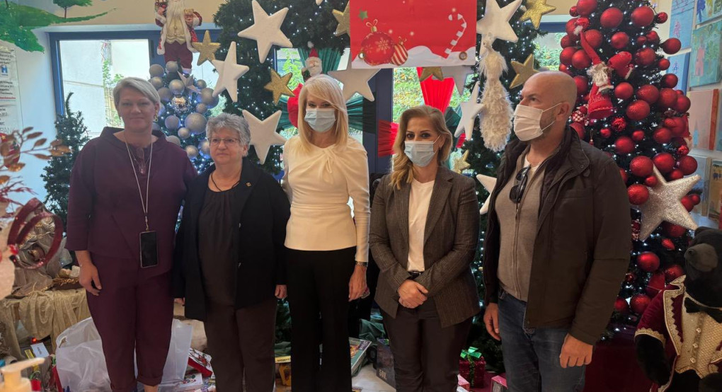 Θ. Τζάκρη - Επίσκεψη στη Φλόγα