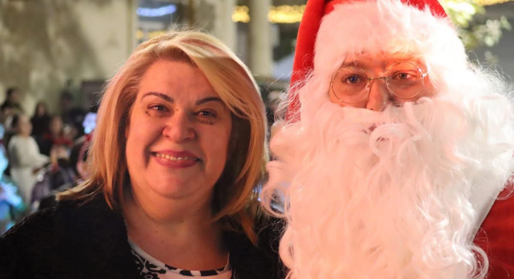 Με τον Άγιο Βασίλη οι ευχές της Τζένης Δεντσίδου προς τους δημότες