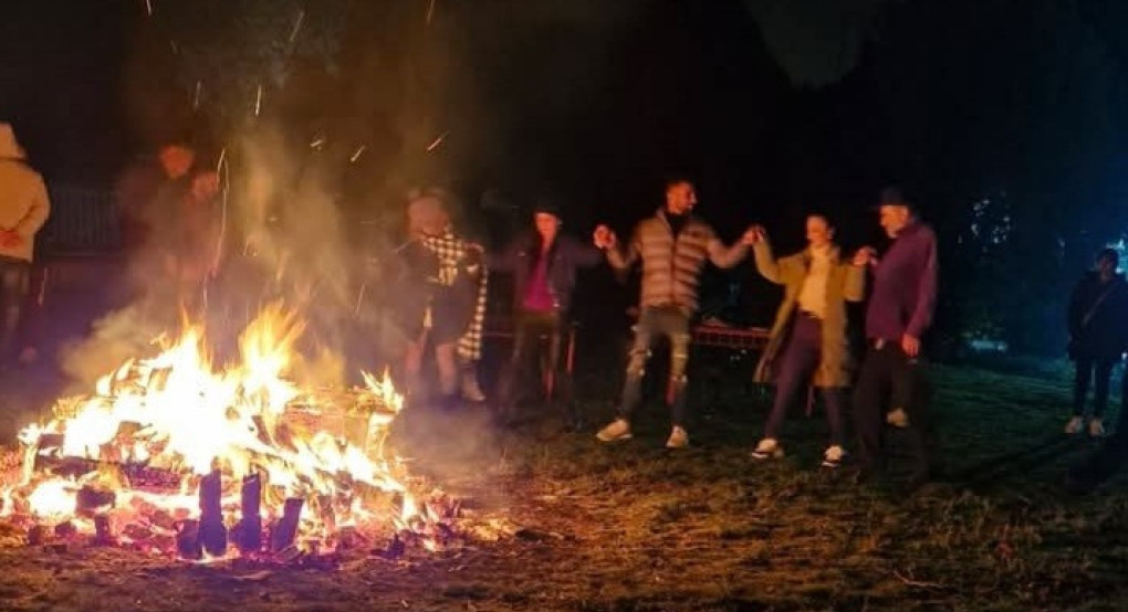 Το έθιμο 'ΚΟΛΙΝΤΑ ΜΠΑΜΠΩ' και στο Τριφύλλι!