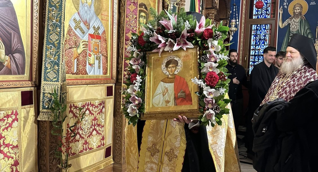 Εορτάζει ο Άγιος Στέφανος