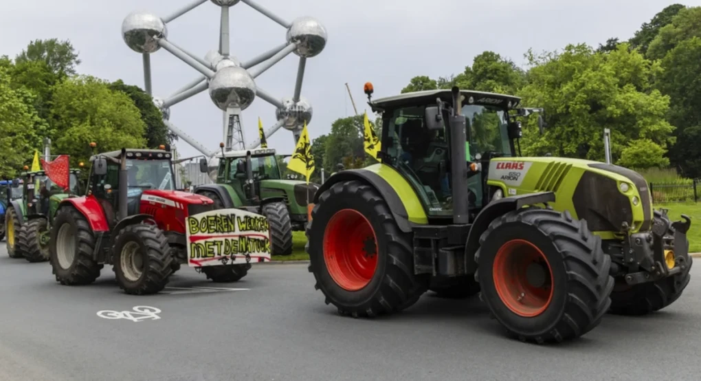Απόβαση αγροτών με τρακτέρ στο κέντρο των Βρυξελλών, ενόψει της Συνόδου