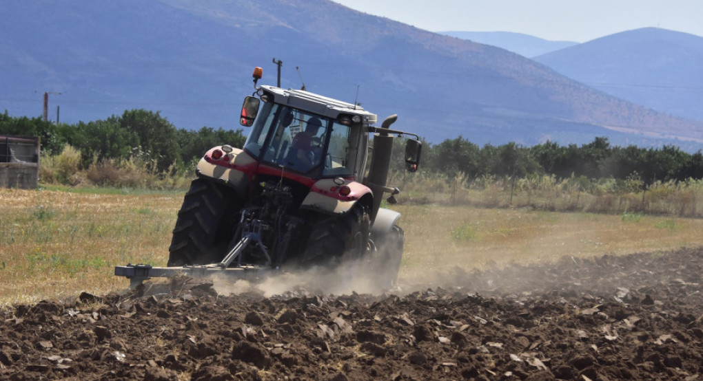 Πληρωμές σε αγρότες - κτηνοτρόφους: Επιπλέον 600 εκατ. € έως το τέλος του 2025