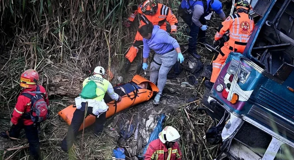 Τραγωδία στην Κολομβία: Σχολικό λεωφορείο έπεσε σε γκρεμό βάθους 80 μέτρων – Τουλάχιστον 10 μαθητές νεκροί, 20 τραυματίες