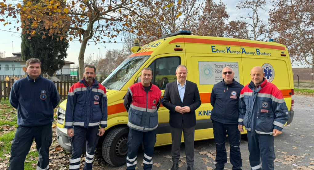 Σε Αστυνομία και ΕΚΑΒ ο Διονύσης Σταμενίτης για ευχές ενόψει των εορτών