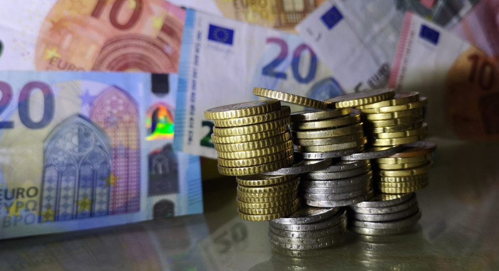 Διπλή φοροελάφρυνση το 2027 για πάνω από 400.000 αυτοαπασχολούμενους