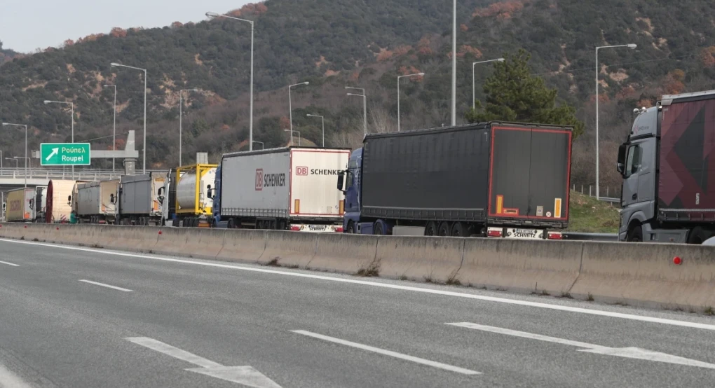 Οι αγρότες κλείνουν σήμερα για πέντε ώρες τις σήραγγες των Τεμπών για τα φορτηγά