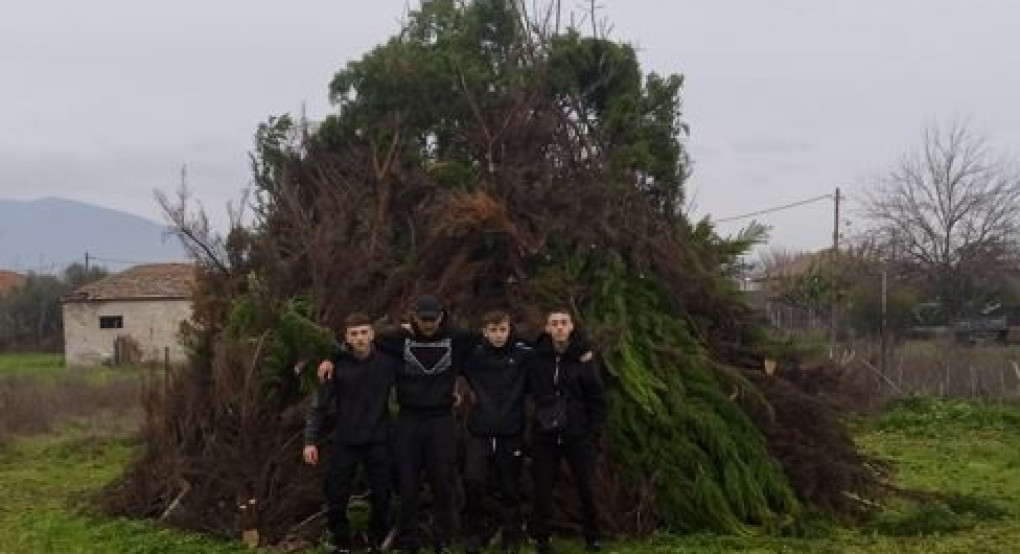 Κόλιντα Μπάμπω στον παλιό Μυλότοπο με πρωταγωνιστές τέσσερα παιδιά Γυμνασίου