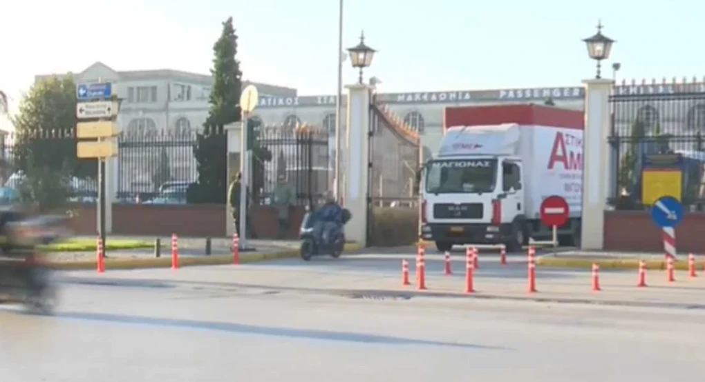 Έξω από το λιμάνι της Θεσσαλονίκης οι αγρότες, στόχος ο τρίωρος αποκλεισμός -Αστυνομικές δυνάμεις στο σημείο