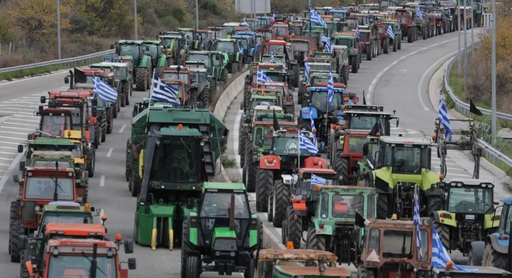 Αγρότες Νίκαιας: Κλειστή η Αθηνών-Θεσσαλονίκης, από παράδρομους η κυκλοφορία -Θα μπουν με τρακτέρ στη Λάρισα