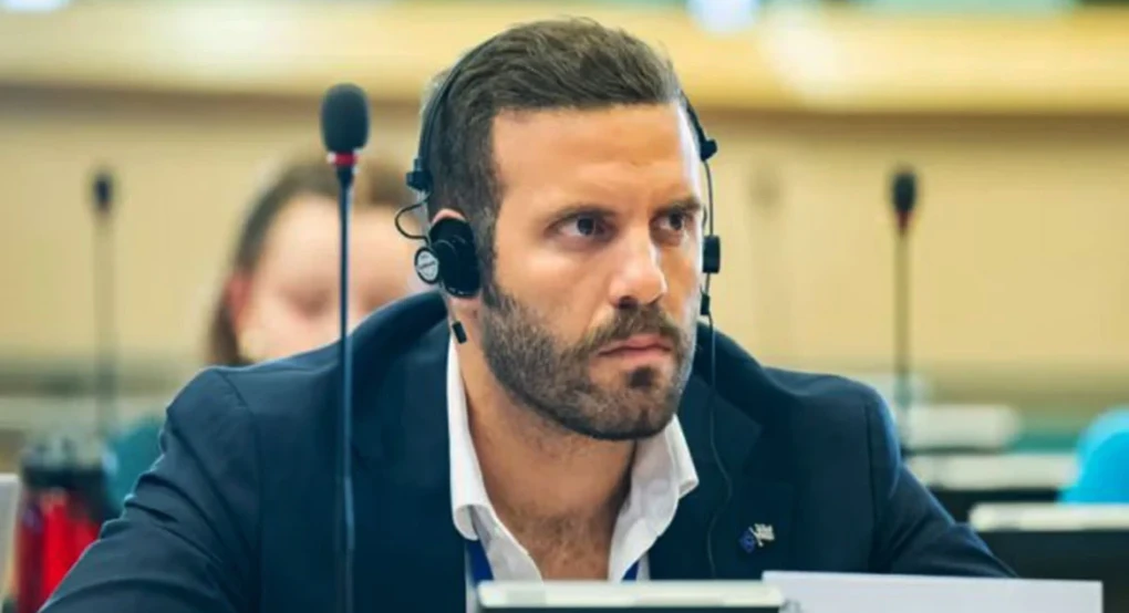 Άφαντος ο Παππάς μετά το ξύλο σε δημοσιογράφο στο Στρασβούργο: Τα τηλεφωνήματα Φάμελλου - Αρβανίτη για διαγραφή και οι ενστάσεις Πολάκη