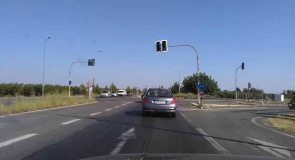 Εργασίες κοπής πρασίνου στη νέα Εθνική Οδό Θεσσαλονίκης-﻿Έδεσσας (Παράκαμψη Παραλίμνης) από την Περιφέρεια ﻿Κεντρικής Μακεδονίας