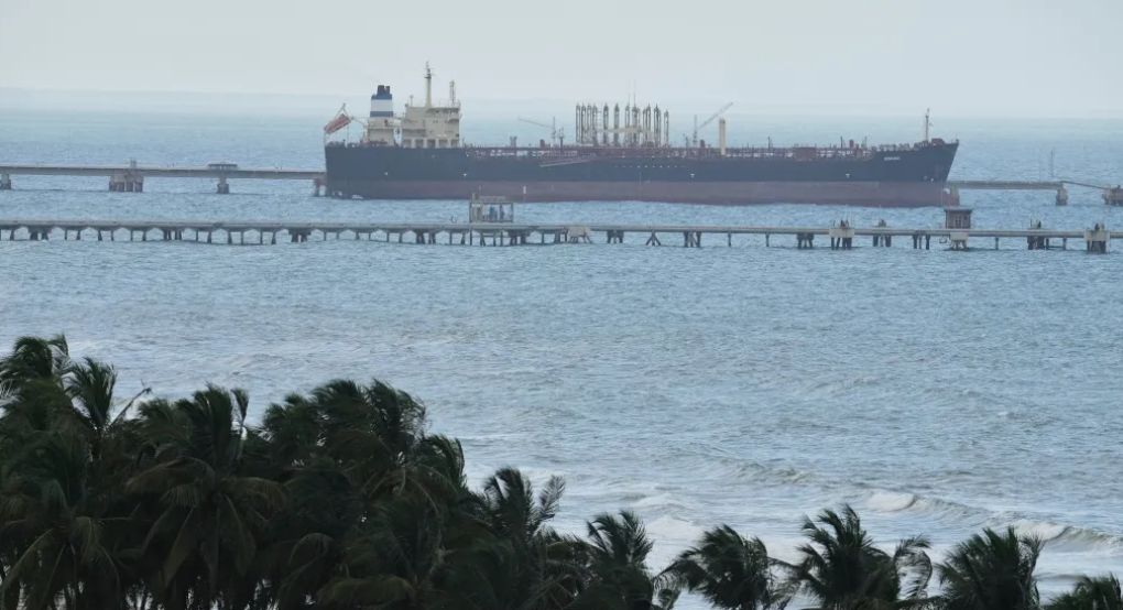 Ο Λευκός Οίκος ζητάει από τον στρατό να βάλει σε καραντίνα το πετρέλαιο της Βενεζουέλας