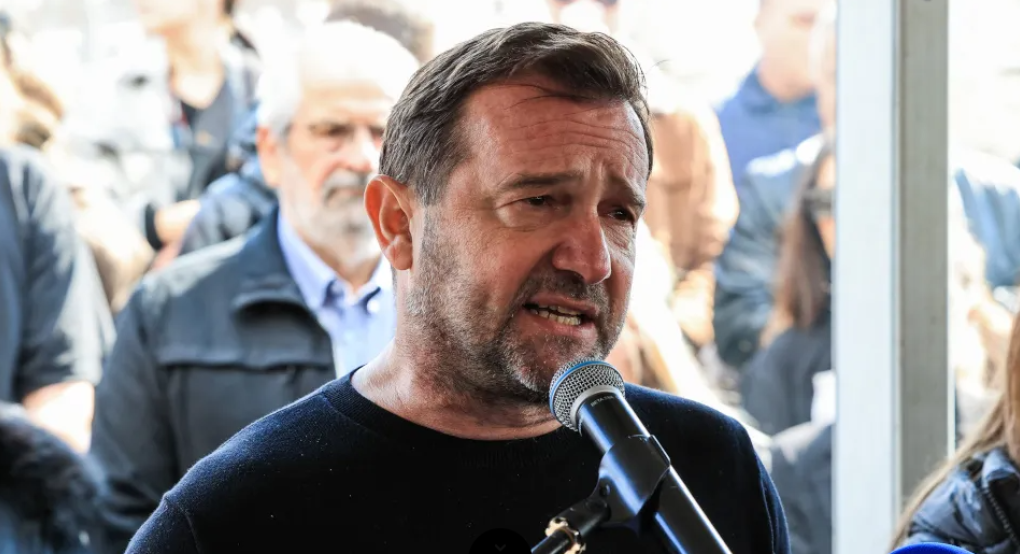 Οργή Πλακιά για την ευχετήρια κάρτα της Hellenic Train