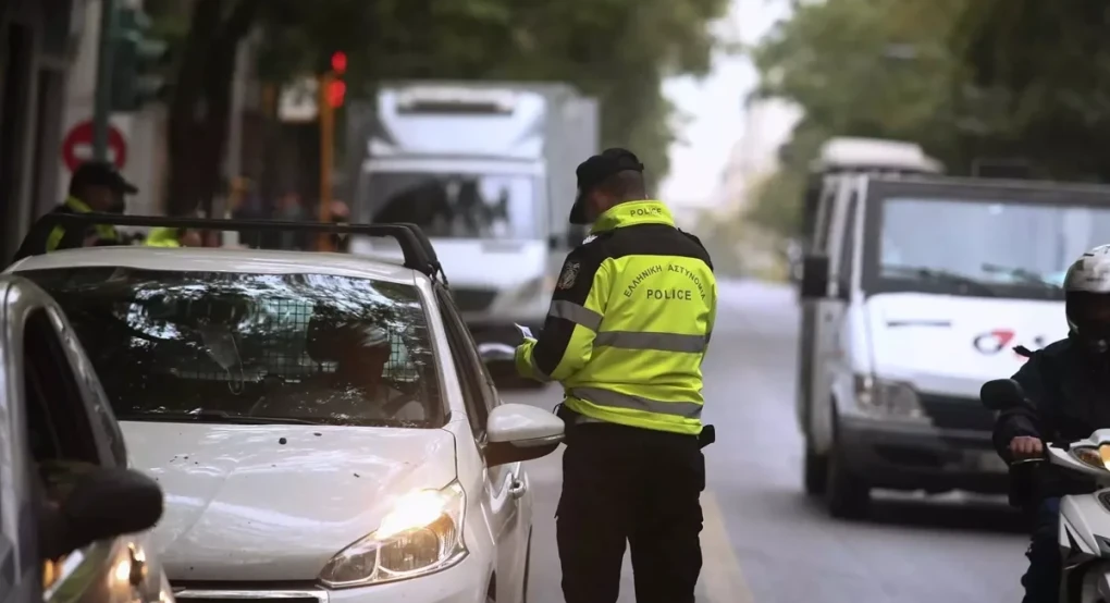 Χαλκιδική: Συνελήφθη διοικητής τμήματος και αστυνομικοί της Τροχαίας για “φακελάκι”