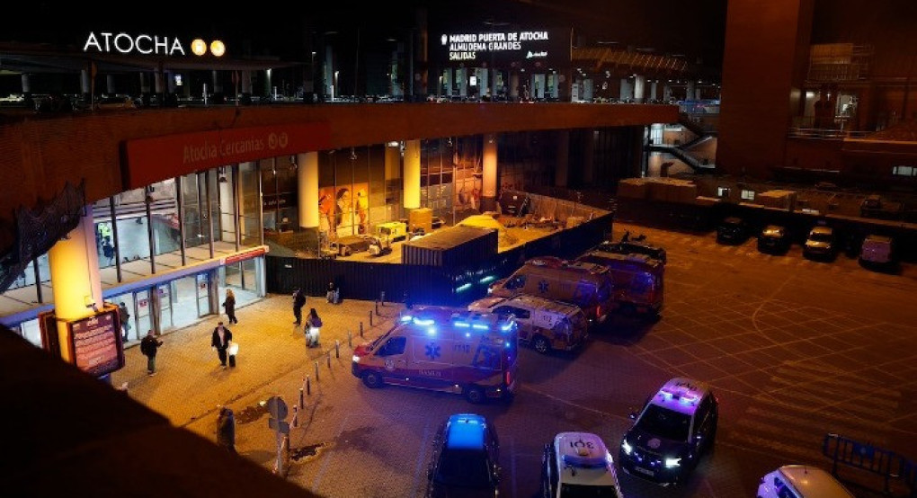 Ισπανία: Tουλάχιστον 21 νεκροί, δεκάδες τραυματίες μετά τον εκτροχιασμό δύο τρένων υψηλής ταχύτητας