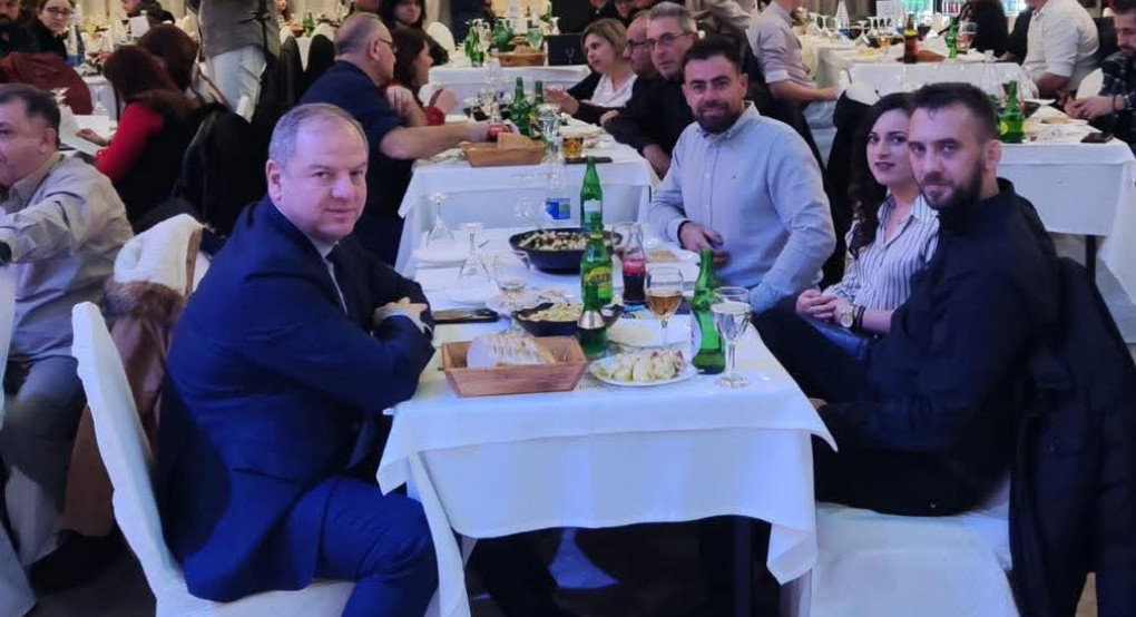 Παρουσία του Διονύση Σταμενίτη στους ετήσιους χορούς πολιτιστικών συλλόγων