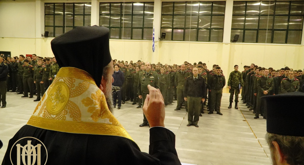 Ο άξιος Ποιμενάρχης  Θεσσαλονίκης πλάι στο στράτευμα