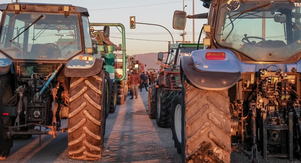 Μετά τις γιορτές θα κριθεί αν η κυβέρνηση πάει για plan A ή plan B με τους αγρότες, διάλογος αλλά και πρόστιμα στο τραπέζι