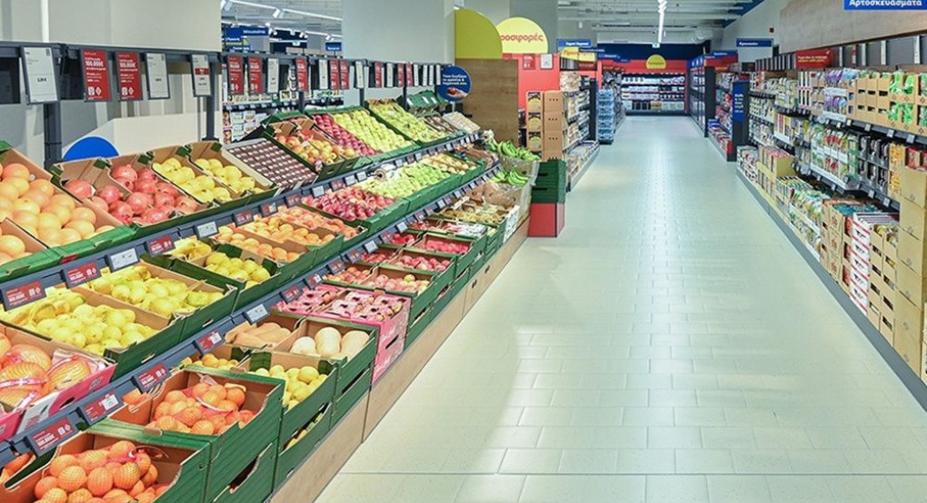 Με ανατιμήσεις σε τρόφιμα και υπηρεσίες κάνει "ποδαρικό" η ακρίβεια και το 2026