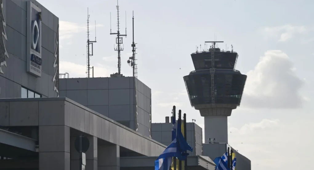 Τα σενάρια για το μπλακάουτ που έκλεισε τον εναέριο χώρο: Τι λένε ΥΠΑ, υπ. Μεταφορών και ελεγκτές εναέριας κυκλοφορίας