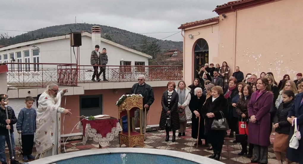 Θεοφάνεια στο Λουτροχώρι:  Παρούσα η Νίκη Ποζιδου