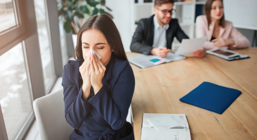 Γρίπη: Πόσο εύκολα κολλάει σε έναν κλειστό χώρο; Πείραμα δίνει μια απροσδόκητη απάντηση