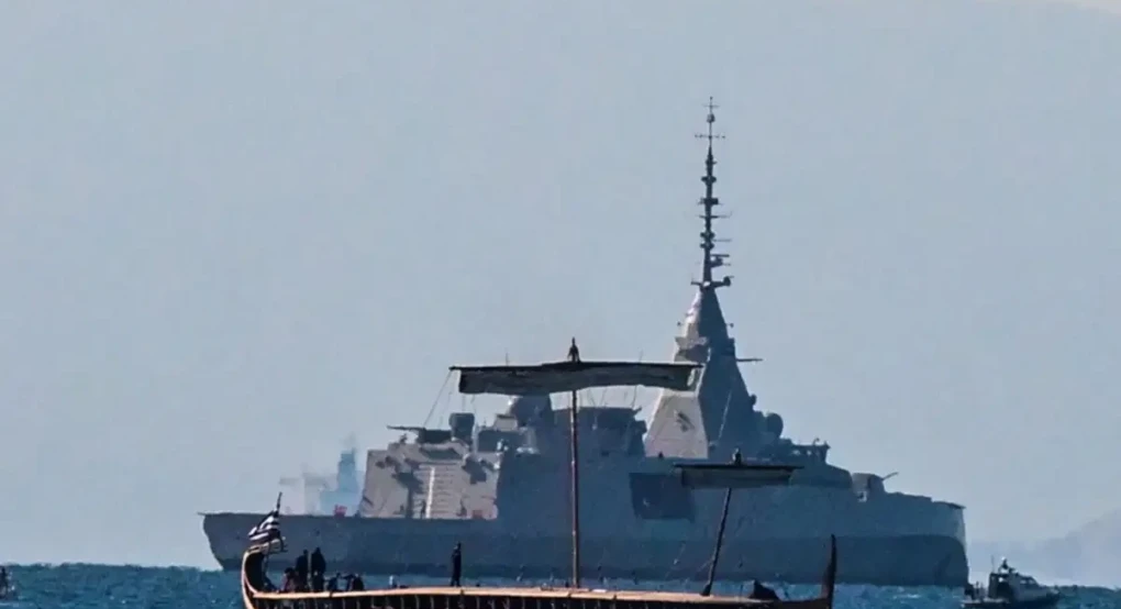 Η Ελλάδα υποδέχθηκε με δόξα και τιμές την φρεγάτα «Κίμων»: Η εντυπωσιακή άφιξη της πρώτης Belharra