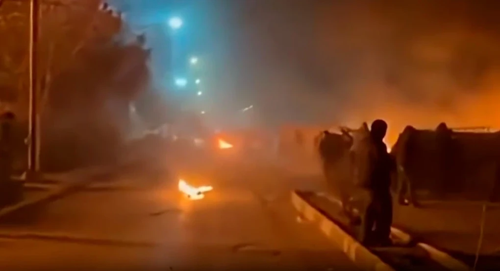 «Απλώς συνέχιζαν να σκοτώνουν»: Συγκλονίζουν οι μαρτυρίες Ιρανών διαδηλωτών ενώ ο Τραμπ βάζει στο στόχαστρο εμπορικούς εταίρους της Τεχεράνης