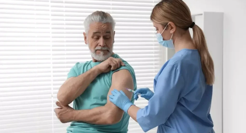 Έκκληση Γεωργιάδη για εμβολιασμό κατά της γρίπης: Οι εφημερίες πιέζονται από ανεμβολίαστους, το εμβόλιο είναι δοκιμασμένο 70 χρόνια