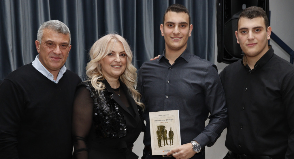 Όταν η Ιστορία συναντά τη νέα γενιά: Η βιβλιοπαρουσίαση του Γιάννη Σταματιάδη στη Σκύδρα (φωτογραφίες/βίντεο)