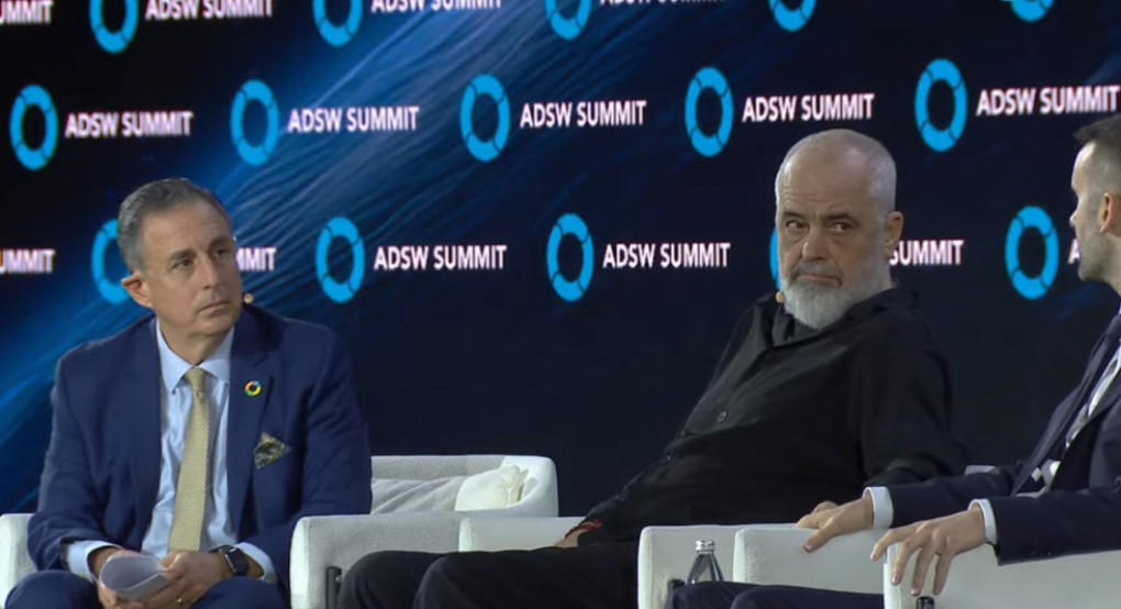 «Νομίζεις ότι είστε απόγονοι του Πλάτωνα και του Αριστοτέλη αλλά δεν είστε» - Επίθεση Ράμα εναντίον Έλληνα δημοσιογράφου