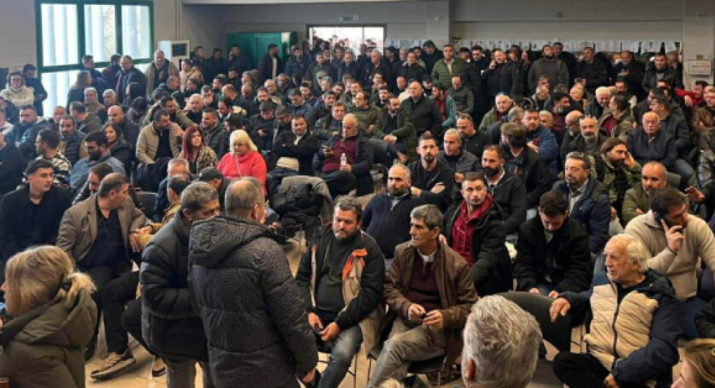 Πανελλαδική σύσκεψη αγροτών: Κατάμεστο το Πολιτιστικό Κέντρο Μαλγάρων (ΦΩΤΟ+VIDEO)